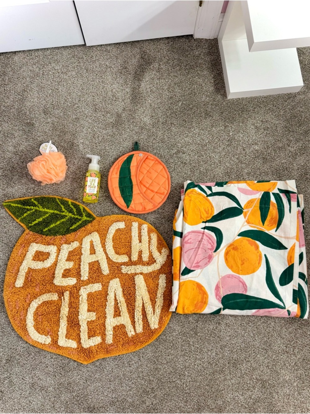 Urban Outfitters Peachy Clean